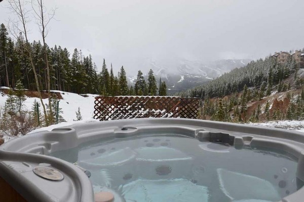 [Image: Spectacular Views of Breckenridge, 4 Bed 4 Bath, Private Hot Tub,]