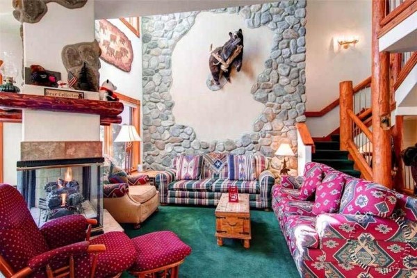 [Image: Breckenridge Townhome with Ski-in Access, Private Hot Tub, Sleeps 12]