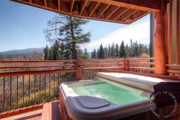 [Image: Breckenridge Townhome with Ski-in Access, Private Hot Tub, Sleeps 12]