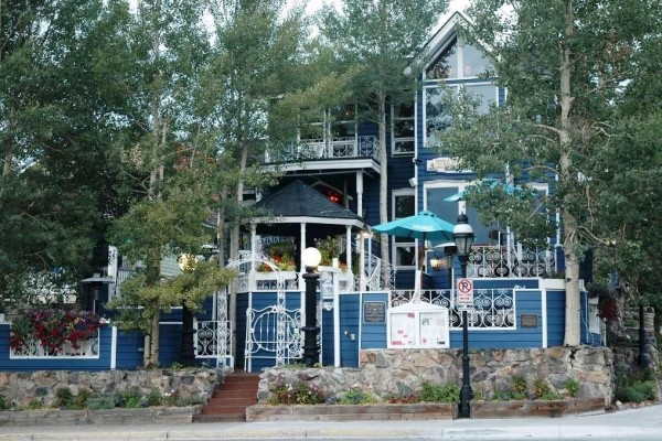 [Image: Breckenridge Townhome with Ski-in Access, Private Hot Tub, Sleeps 12]