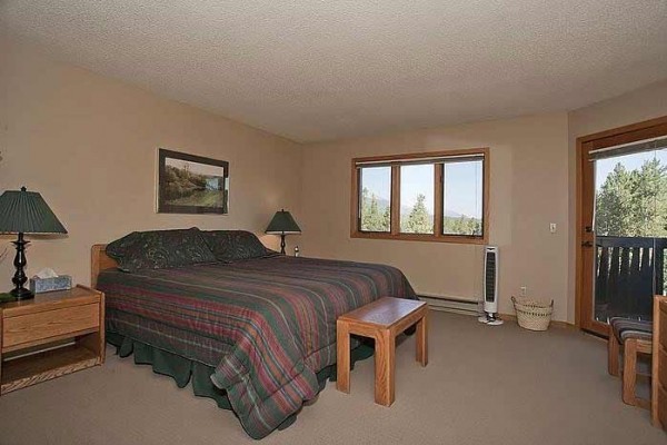 [Image: Breckenridge Vacation Rental: Huge One Bedroom with Two Full Baths, in Town]