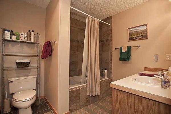 [Image: Breckenridge Vacation Rental: Huge One Bedroom with Two Full Baths, in Town]