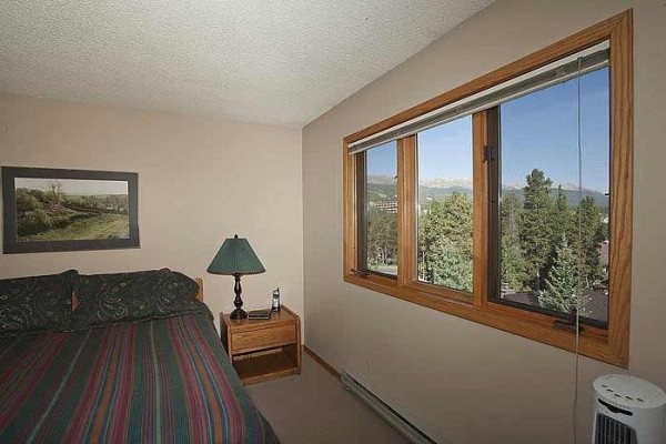 [Image: Breckenridge Vacation Rental: Huge One Bedroom with Two Full Baths, in Town]