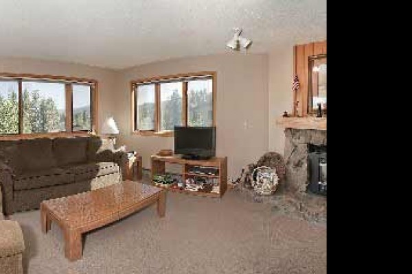 [Image: Breckenridge Vacation Rental: Huge One Bedroom with Two Full Baths, in Town]