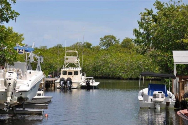 [Image: Boaters and Divers Delight W/Canal &amp;Direct Access to Ocean]