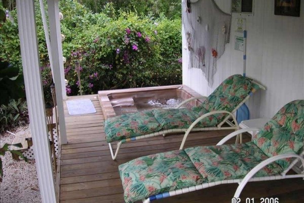 [Image: Affordable &amp; Adorable Key Largo Home, Bring Your Boat or Rv]