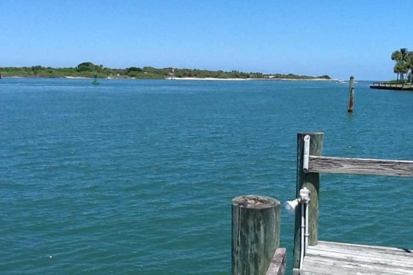 [Image: Private Home on the Inlet, Boat, Fish, Spectacular Views from Your Backyard!]