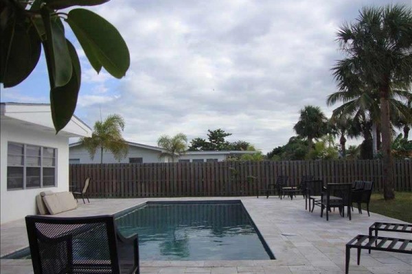 [Image: 3 BR/2 BA Beautifully Appointed Pool Home 2 Blocks from Beach]