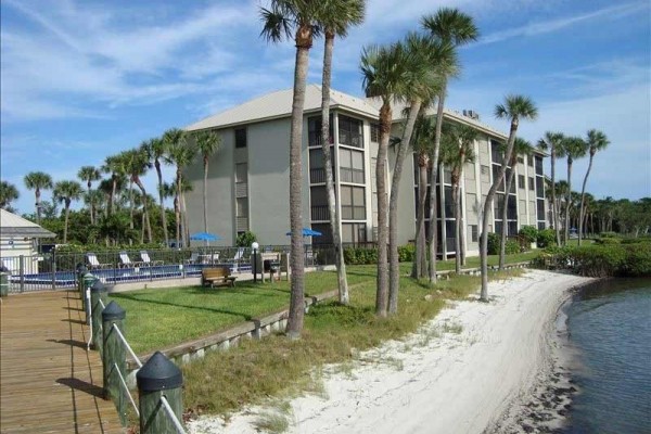 [Image: Spectacular Views from Your Balcony on the Intercoastal.]