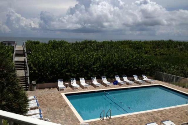 [Image: Beautiful Oceanfront Retreat in Indian River Plantation-Hutchinson Island]