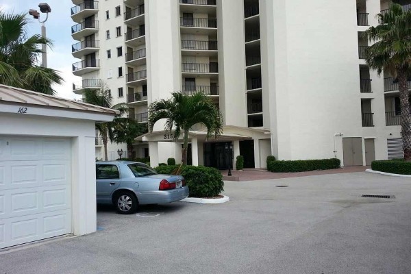 [Image: Spectacular Beachfront View. All Brand New Contemporary Furniture.]