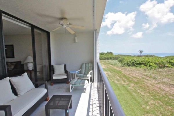 [Image: Beachfront Spacious 3 Bedroom Condo, North Hutchinson Island.]