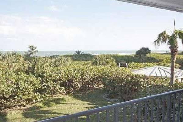 [Image: Beachfront Spacious 3 Bedroom Condo, North Hutchinson Island.]