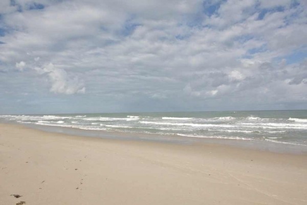 [Image: Beachfront Spacious 3 Bedroom Condo, North Hutchinson Island.]