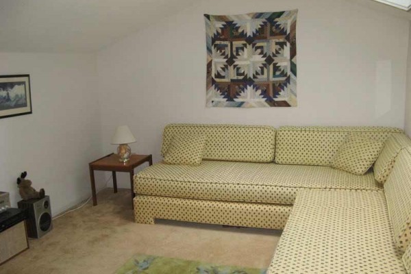 [Image: Town House with Fabulous Views of Lake and Mount Sunapee]