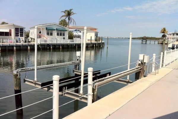 [Image: Waterfront Cottage with Beach River &amp; Ocean Access, Tennis]