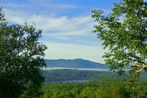[Image: Spectacular Lake/Mountain View-Golf, Waterfront, Skiing, All Amenities]