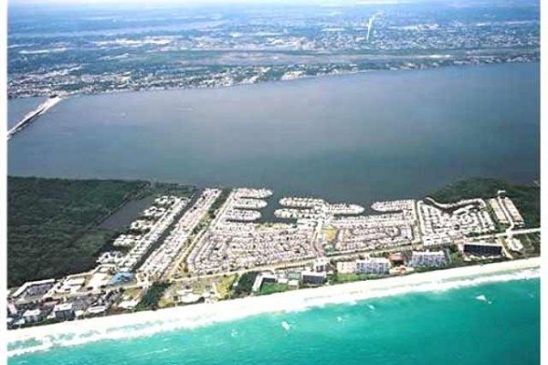 [Image: Waterfront Cottage with Beach River &amp; Ocean Access, Tennis]