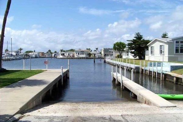 [Image: Waterfront Cottage with Beach River &amp; Ocean Access, Tennis]