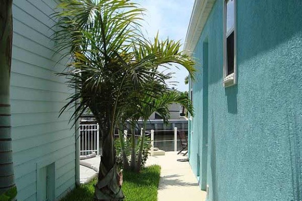 [Image: Tranquil Tropical Setting with Easy Beach Access]