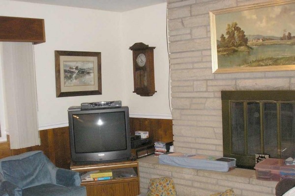 [Image: Large 1 Level Home with Basmt Rec Room. Extra Prkg. Easy Acess to Mtns &amp; Skiing]