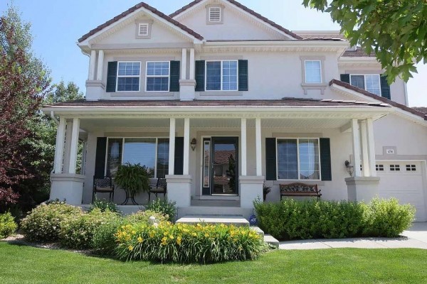 [Image: A Beautiful Roomy Home Centrally Located Between Denver &amp; Boulder]