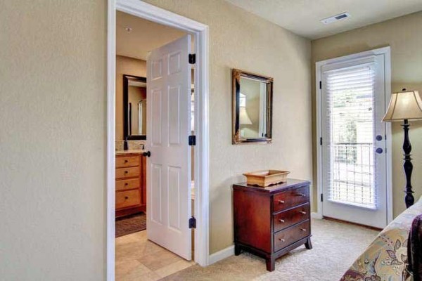 [Image: Spectacular 4 Bed/5 Bath in Denver's Hottest Location! Sleeps up to 12.]