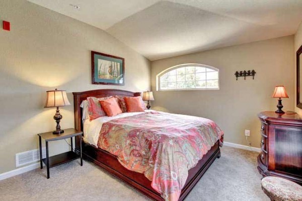 [Image: Spectacular 4 Bed/5 Bath in Denver's Hottest Location! Sleeps up to 12.]