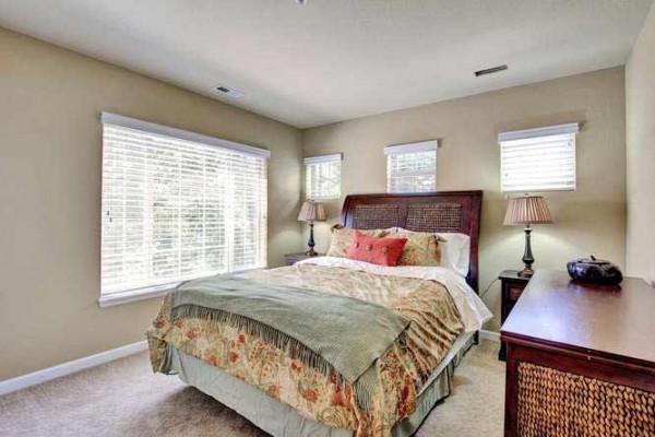 [Image: Spectacular 4 Bed/5 Bath in Denver's Hottest Location! Sleeps up to 12.]