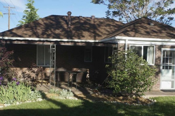 [Image: Beautifully Renovated 1945 Brick Ranch, Close to Everything]