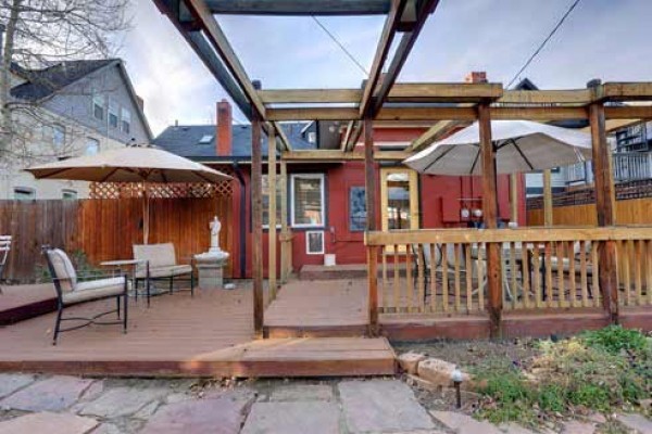 [Image: 1890 Chessman Park Victorian..3 Beds/2.5 Baths, Sleeps 2 to 6. Across from Park]