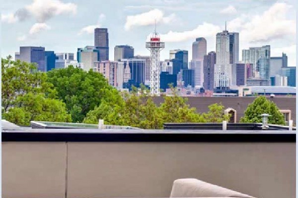 [Image: Breathtaking City Views and Striking Modern Architecture in Downtown Denver]