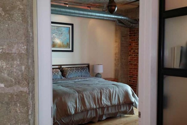 [Image: Amazing 2BR/2BA Loft in the Heart of it All! Lodo/Riverfront/Downtown]