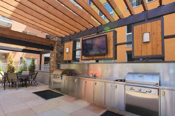 [Image: Book Online! Perfect Denver Location! Pool! Stay Alfred St2]