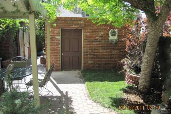 [Image: Beautiful Victorian Row House 1-4 Bedroom No Car Needed Downtown/Capital Hill]