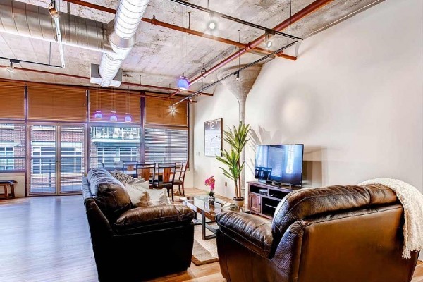 [Image: Executive* Penthouse Loft Downtown Denver Walking Distance to Everything!]