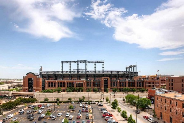 [Image: Executive* Penthouse Loft Downtown Denver Walking Distance to Everything!]