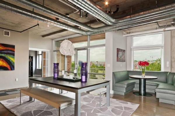 [Image: Luxury Loft with Open Layout Overlooking Riverfront Park/Lodo]