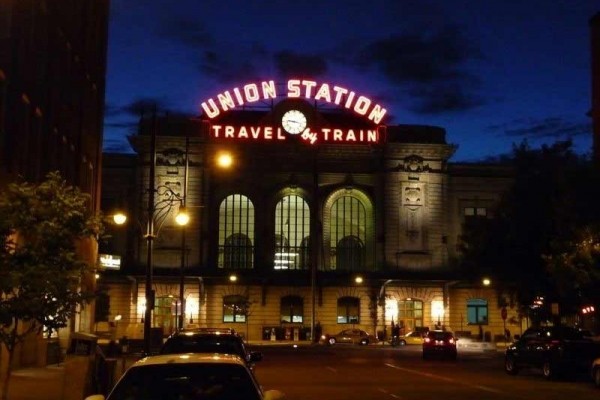 [Image: 2000 Square Foot-Lodo Executive Club Style Living/Coors Field]