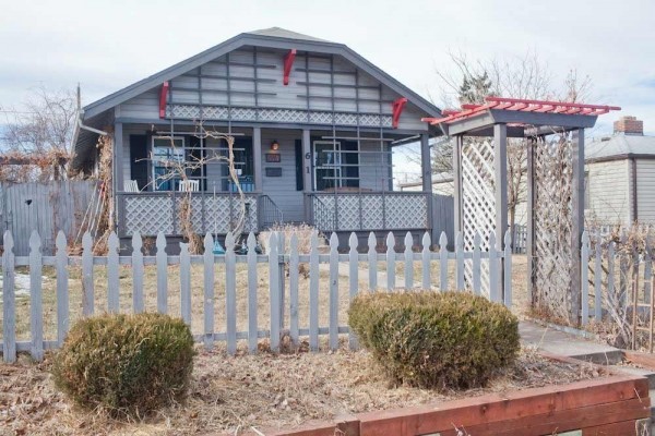 [Image: Cozy, 3bd, 1BA Bungalow 5 Mins to Downtown Denver, 10 Minutes to the Foothills]