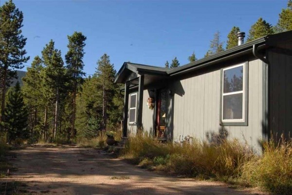 [Image: Canyon House @ Trails End -Cool Mtn Summer Temps]