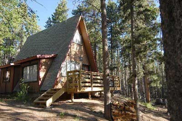 [Image: Secluded Chalet@Fawn Trail Junction - Best Bet for Your Cool Summer Hide-Away]
