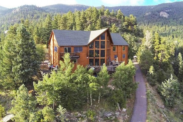 [Image: Colorado Mountain Lodge!]