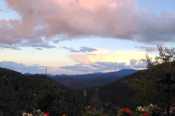 [Image: Colorado Mountain Lodge!]