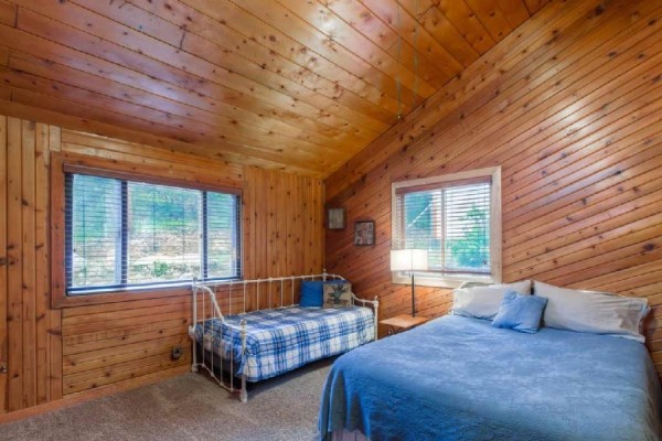 [Image: 5 Star Gem!, Private, Western Lodge in Coal Creek Canyon,Boulder,Golden,Skiing]