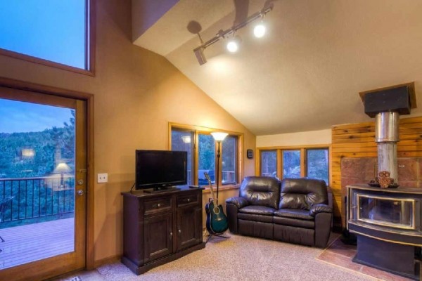 [Image: 5 Star Gem!, Private, Western Lodge in Coal Creek Canyon,Boulder,Golden,Skiing]