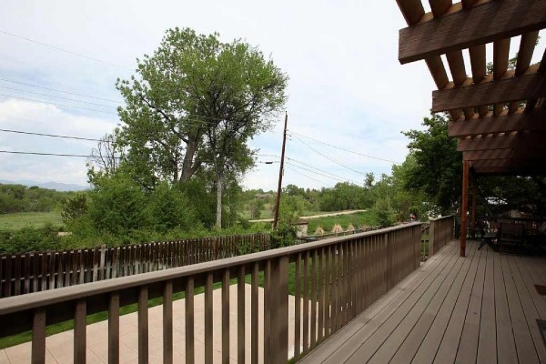 [Image: Newly Remodeled Home, Backs to Nature Trail W/ Mountain Views.]