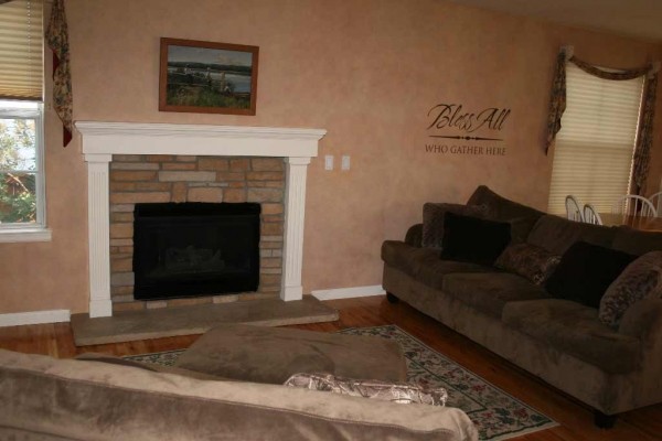 [Image: Highlands Ranch Fully Funished 3bed3bath Home Quiet Neighborhood]
