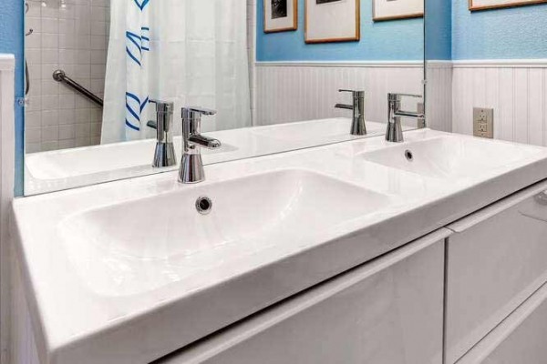 [Image: Hip Urban 'Ultra-Clean' Suite -Don't Miss Our Virtual Video Tour]