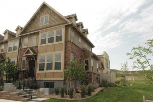 [Image: Luxurious Townhome in Lone Tree]